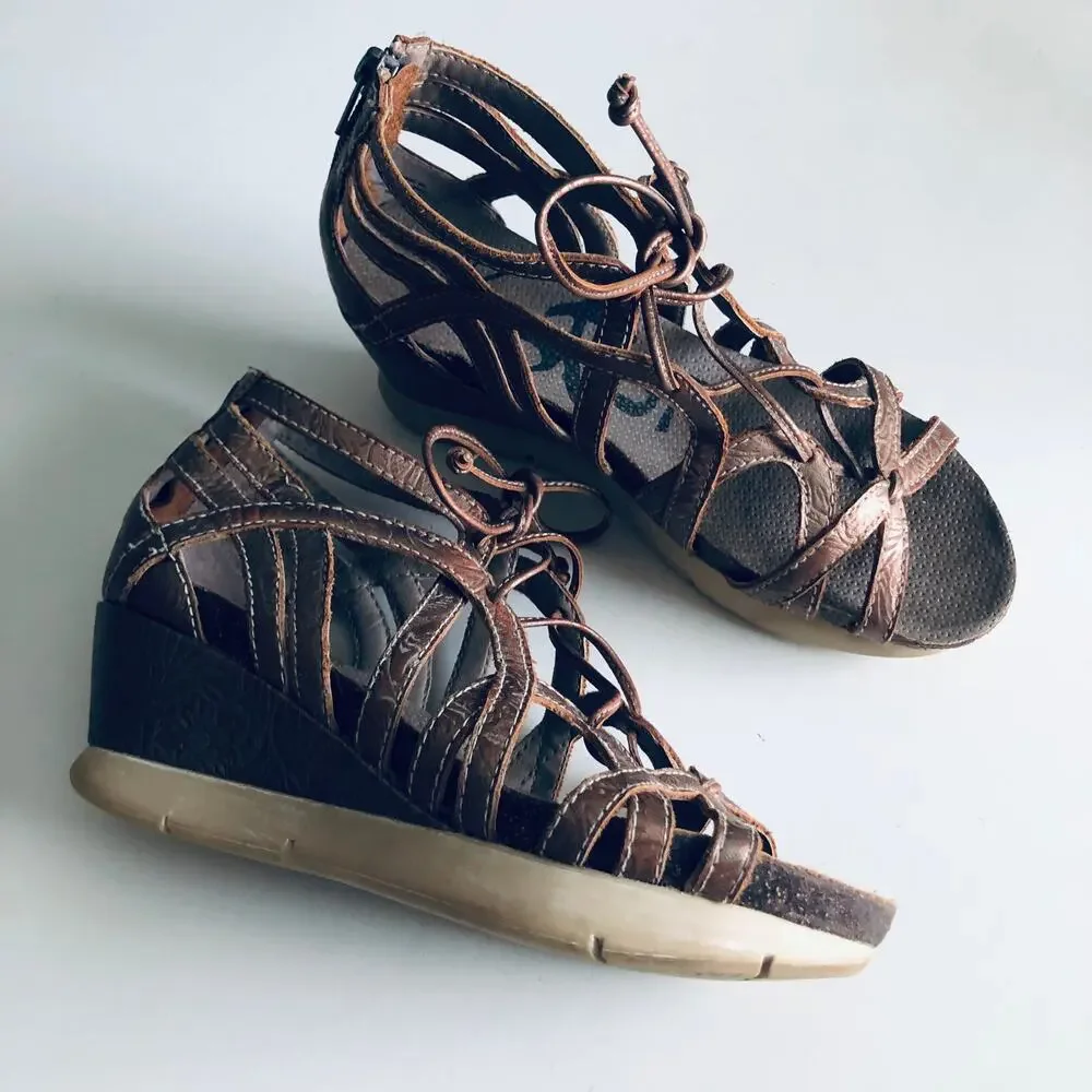 OTBT 'Nomadic'  Wedge Heel Comfort Sandal Women SZ 6 Strappy Metallic Gladiator